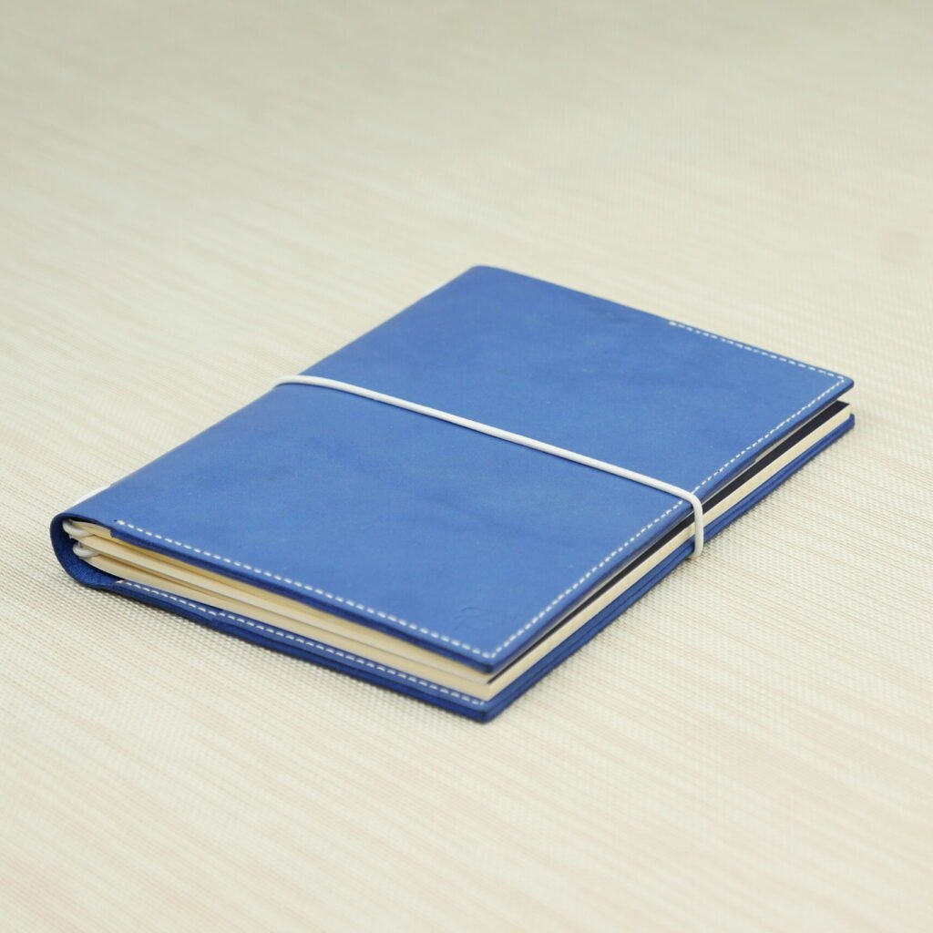 Dewan - A5 Leather notebook cover with pockets