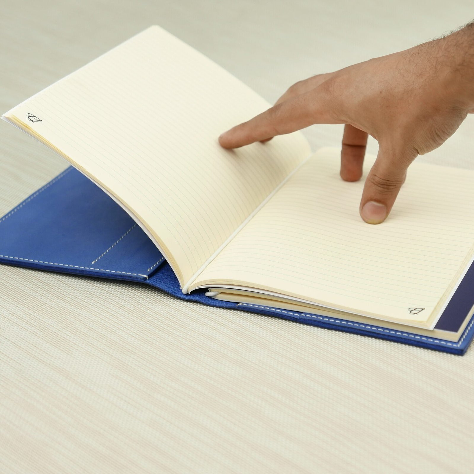 Dewan - A5 Leather notebook cover with pockets